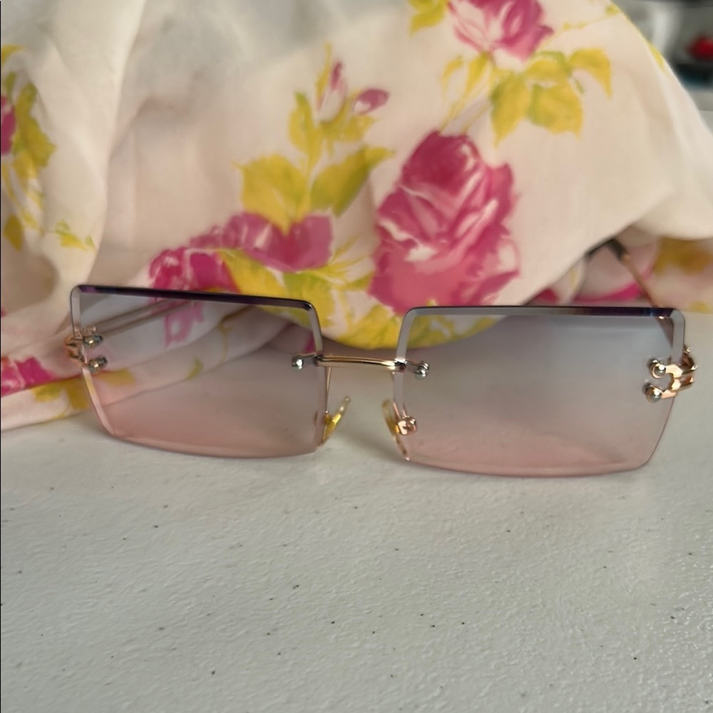 Stylish Pink Gradient Sunglasses